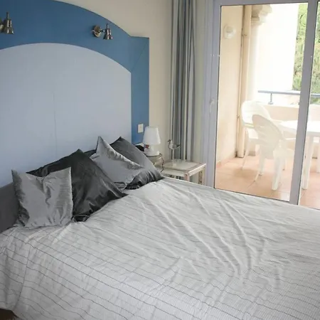 Apartment Royal Park - - Royal Park Mae-7591 *