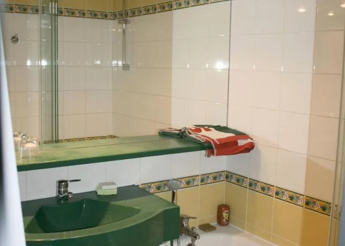 Royal Park - - Royal Park Mae-7591